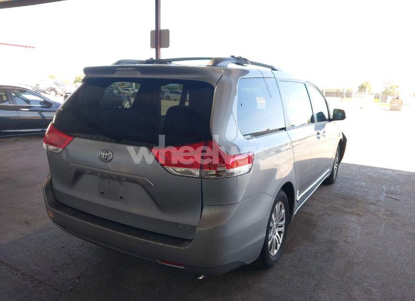 Photo 4 of 2013 Toyota Sienna XLE V6 8 PASSENGER (VIN 5TDYK3DC9DS305552)