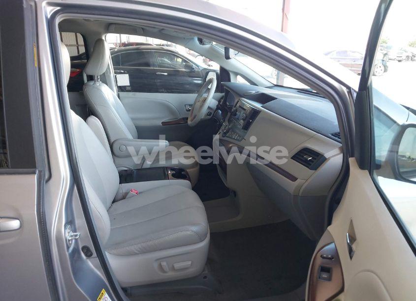 Photo 5 of 2013 Toyota Sienna XLE V6 8 PASSENGER (VIN 5TDYK3DC9DS305552)