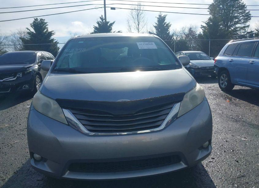 Photo 12 of 2013 Toyota Sienna XLE V6 8 PASSENGER (VIN 5TDYK3DC9DS371938)