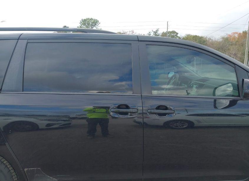 Photo 13 of 2013 Toyota Sienna XLE V6 8 PASSENGER (VIN 5TDYK3DC9DS392563)