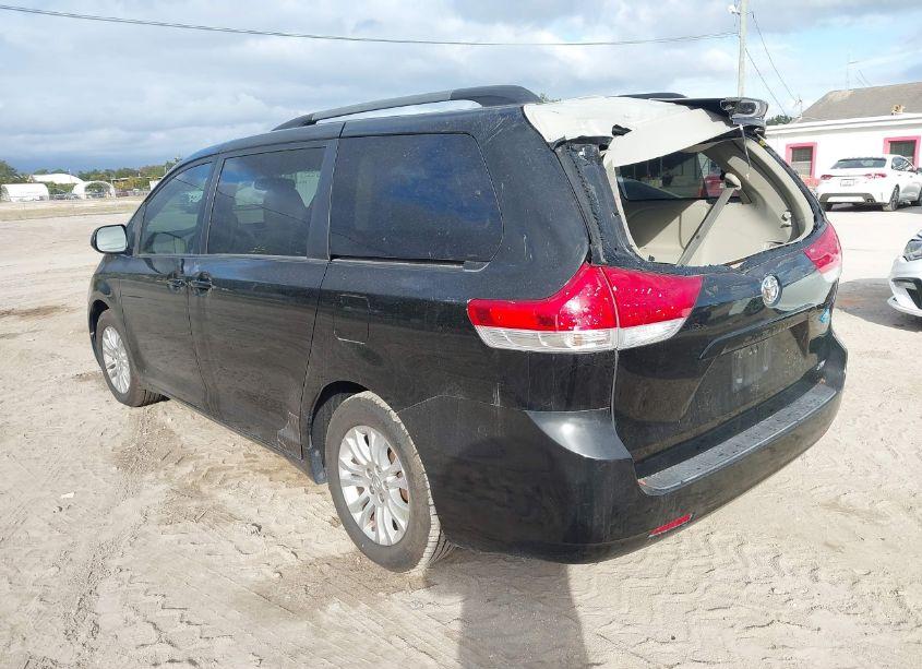 Photo 3 of 2013 Toyota Sienna XLE V6 8 PASSENGER (VIN 5TDYK3DC9DS392563)