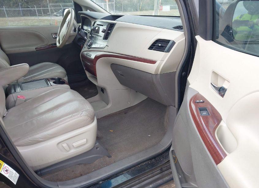 Photo 5 of 2013 Toyota Sienna XLE V6 8 PASSENGER (VIN 5TDYK3DC9DS392563)