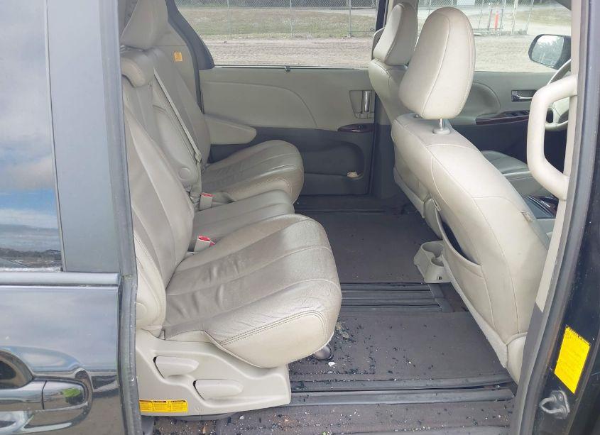 Photo 8 of 2013 Toyota Sienna XLE V6 8 PASSENGER (VIN 5TDYK3DC9DS392563)