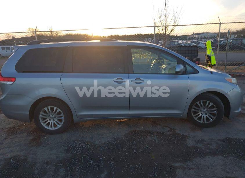 Photo 13 of 2014 Toyota Sienna XLE V6 8 PASSENGER (VIN 5TDYK3DC9ES475668)