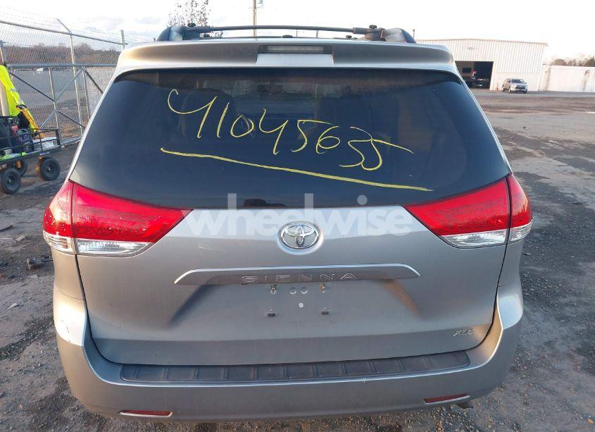 Photo 16 of 2014 Toyota Sienna XLE V6 8 PASSENGER (VIN 5TDYK3DC9ES475668)
