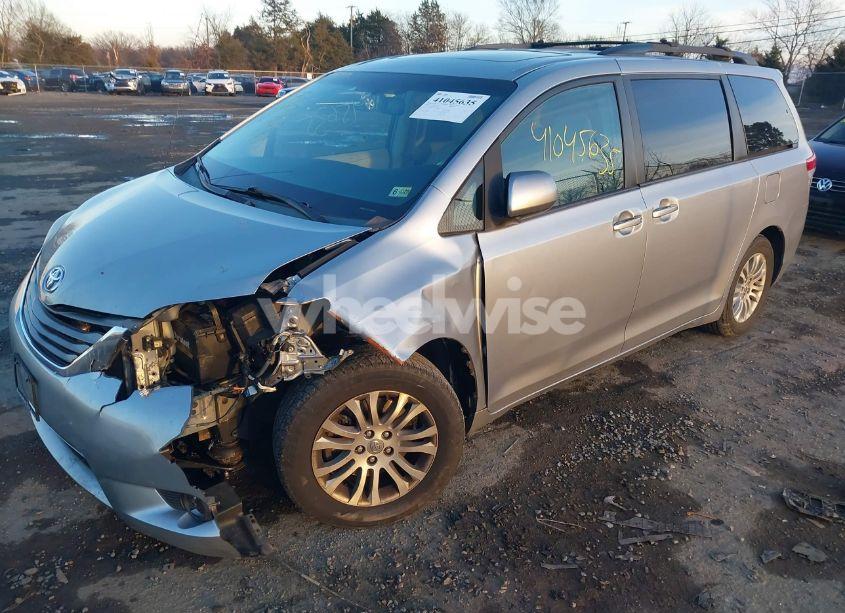Photo 2 of 2014 Toyota Sienna XLE V6 8 PASSENGER (VIN 5TDYK3DC9ES475668)
