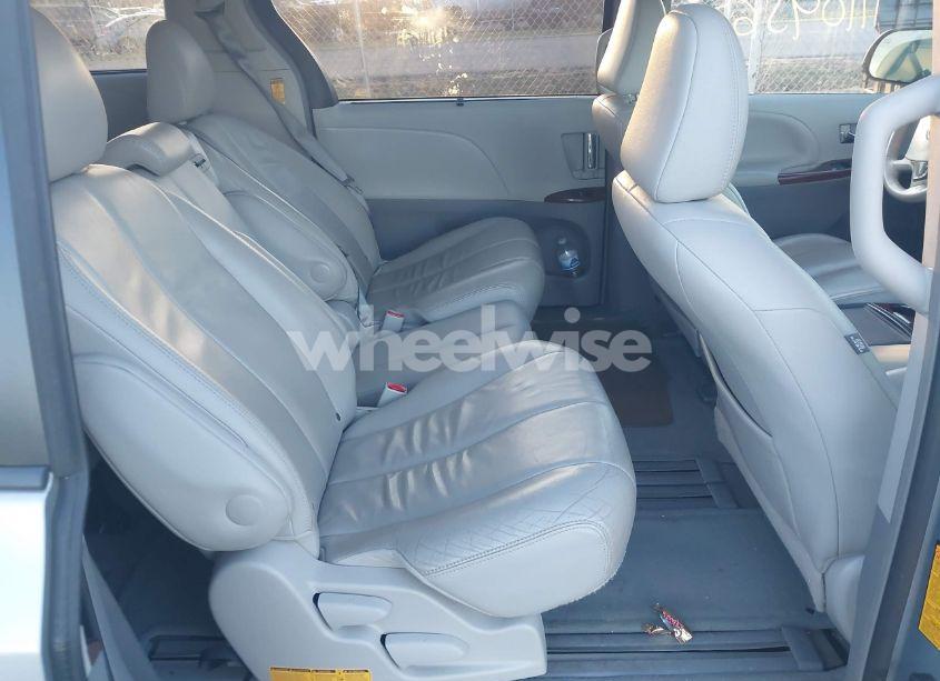 Photo 8 of 2014 Toyota Sienna XLE V6 8 PASSENGER (VIN 5TDYK3DC9ES475668)