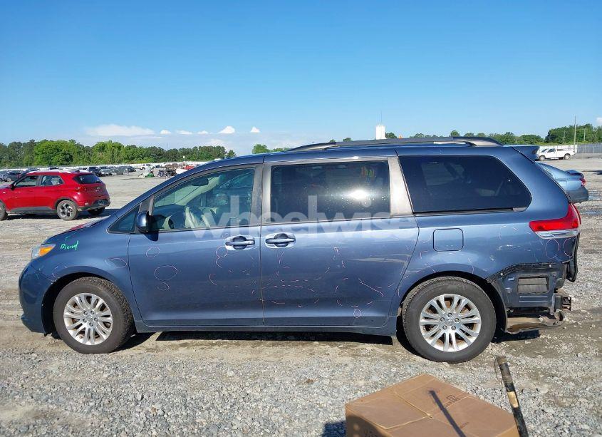 Photo 14 of 2014 Toyota Sienna XLE V6 8 PASSENGER (VIN 5TDYK3DC9ES526117)