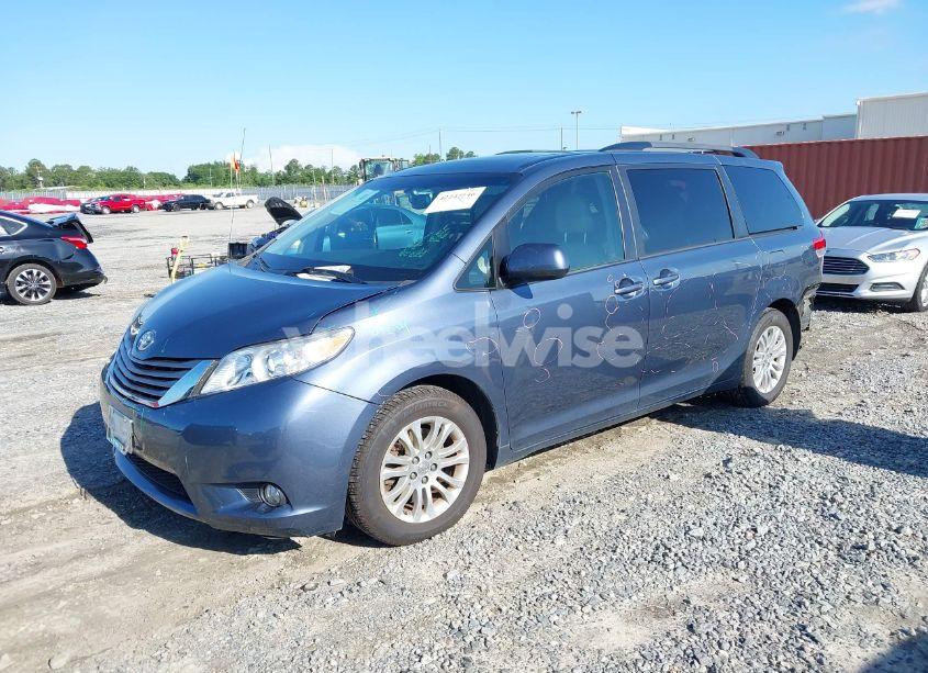 Photo 2 of 2014 Toyota Sienna XLE V6 8 PASSENGER (VIN 5TDYK3DC9ES526117)