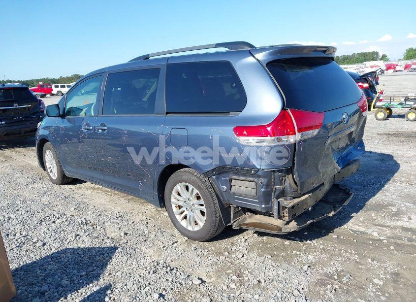 Photo 3 of 2014 Toyota Sienna XLE V6 8 PASSENGER (VIN 5TDYK3DC9ES526117)