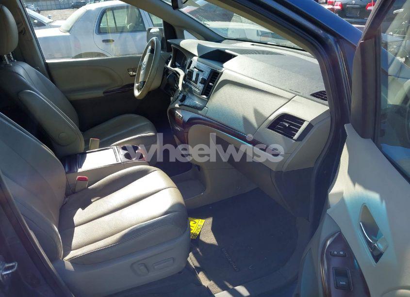 Photo 5 of 2014 Toyota Sienna XLE V6 8 PASSENGER (VIN 5TDYK3DC9ES526117)