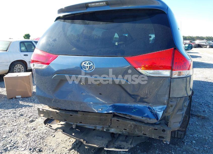 Photo 6 of 2014 Toyota Sienna XLE V6 8 PASSENGER (VIN 5TDYK3DC9ES526117)