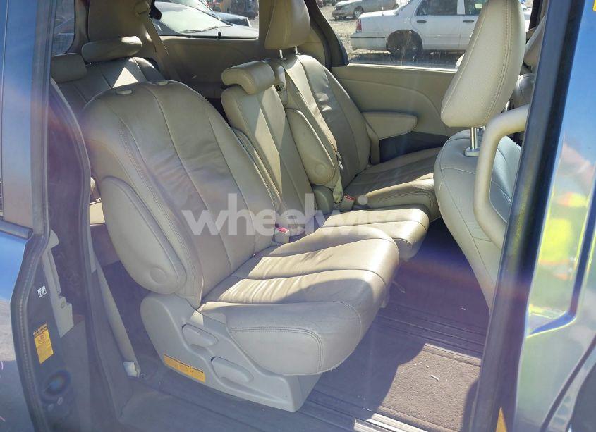 Photo 8 of 2014 Toyota Sienna XLE V6 8 PASSENGER (VIN 5TDYK3DC9ES526117)