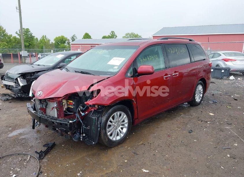 Photo 2 of 2015 Toyota Sienna XLE 8 PASSENGER (VIN 5TDYK3DC9FS569714)