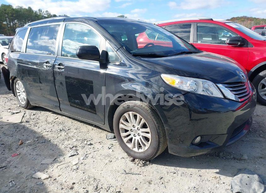 2015 Toyota Sienna XLE 8 PASSENGER (VIN 5TDYK3DC9FS581944) main photo