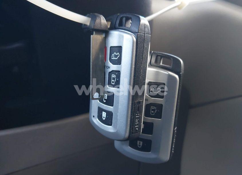 Photo 11 of 2015 Toyota Sienna XLE 8 PASSENGER (VIN 5TDYK3DC9FS581944)