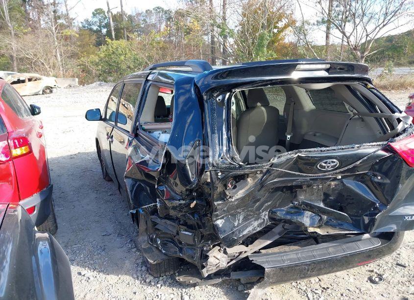 Photo 14 of 2015 Toyota Sienna XLE 8 PASSENGER (VIN 5TDYK3DC9FS581944)