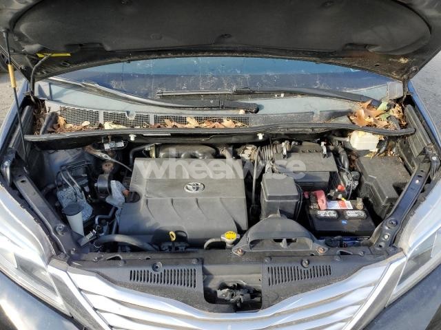 Photo 2 of 2010 TOYOTA SIENNA XLE (VIN 5TDYK3DC9FS586187)