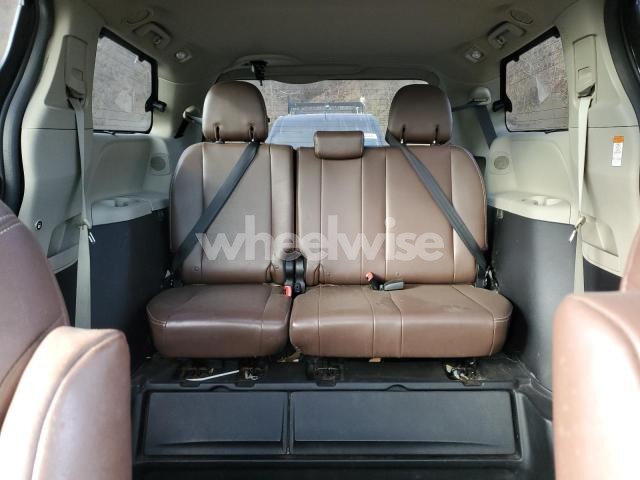 Photo 7 of 2010 TOYOTA SIENNA XLE (VIN 5TDYK3DC9FS586187)