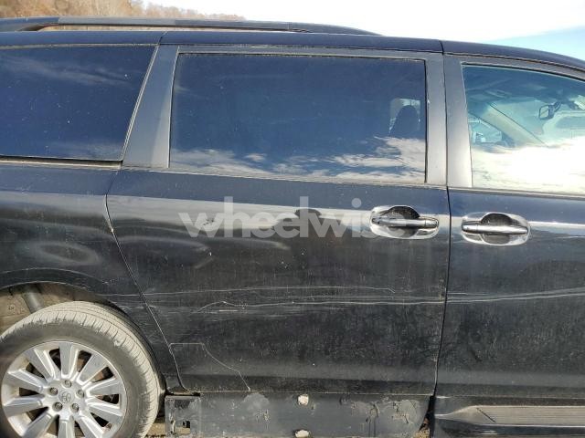 Photo 8 of 2010 TOYOTA SIENNA XLE (VIN 5TDYK3DC9FS586187)