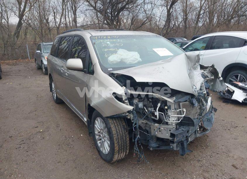2015 Toyota Sienna XLE/LIMITED (VIN 5TDYK3DC9FS609094) main photo