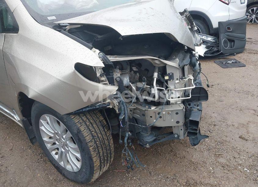 Photo 18 of 2015 Toyota Sienna XLE/LIMITED (VIN 5TDYK3DC9FS609094)