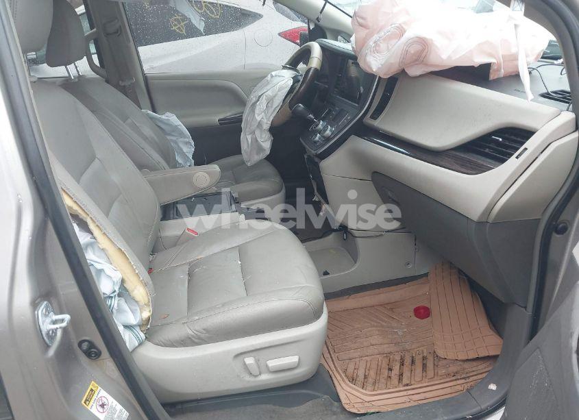 Photo 5 of 2015 Toyota Sienna XLE/LIMITED (VIN 5TDYK3DC9FS609094)