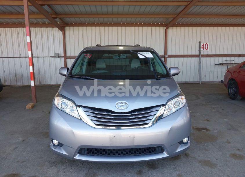 Photo 13 of 2015 Toyota Sienna XLE 8 PASSENGER (VIN 5TDYK3DC9FS611086)