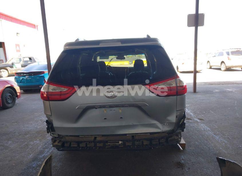 Photo 17 of 2015 Toyota Sienna XLE 8 PASSENGER (VIN 5TDYK3DC9FS611086)