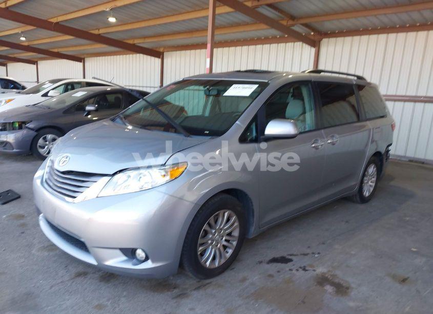 Photo 2 of 2015 Toyota Sienna XLE 8 PASSENGER (VIN 5TDYK3DC9FS611086)