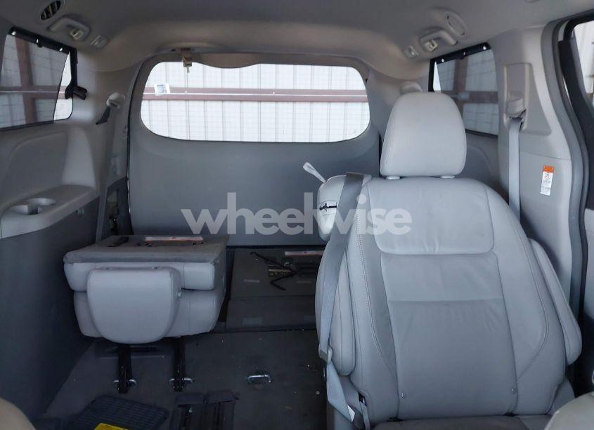 Photo 8 of 2015 Toyota Sienna XLE 8 PASSENGER (VIN 5TDYK3DC9FS611086)