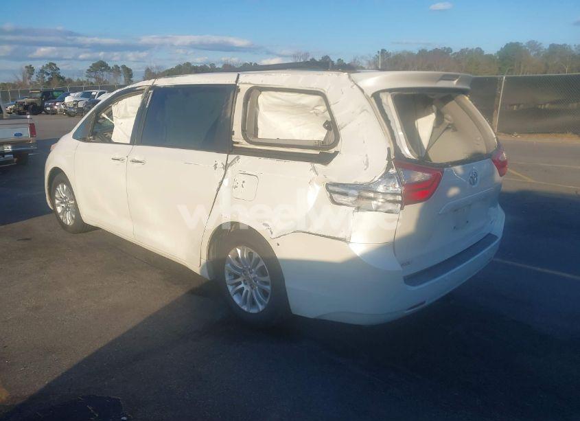 Photo 3 of 2015 Toyota Sienna XLE/LIMITED (VIN 5TDYK3DC9FS633525)