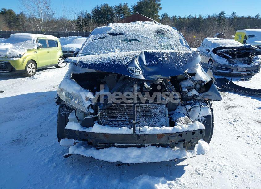 Photo 13 of 2015 Toyota Sienna XLE 8 PASSENGER (VIN 5TDYK3DC9FS665617)
