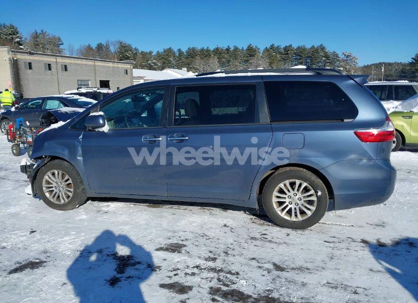 Photo 15 of 2015 Toyota Sienna XLE 8 PASSENGER (VIN 5TDYK3DC9FS665617)