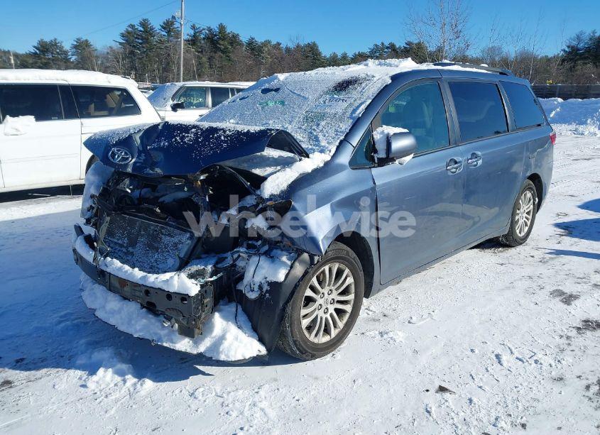 Photo 2 of 2015 Toyota Sienna XLE 8 PASSENGER (VIN 5TDYK3DC9FS665617)