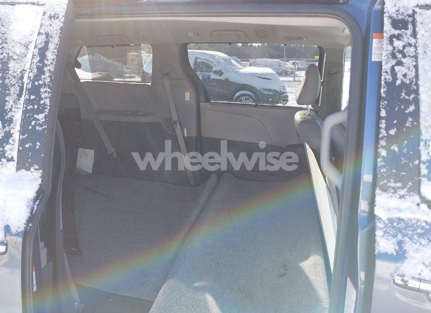 Photo 8 of 2015 Toyota Sienna XLE 8 PASSENGER (VIN 5TDYK3DC9FS665617)