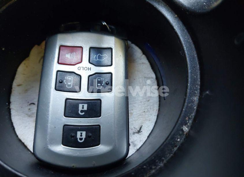 Photo 11 of 2016 Toyota Sienna XLE PREMIUM 8 PASSENGER (VIN 5TDYK3DC9GS754220)