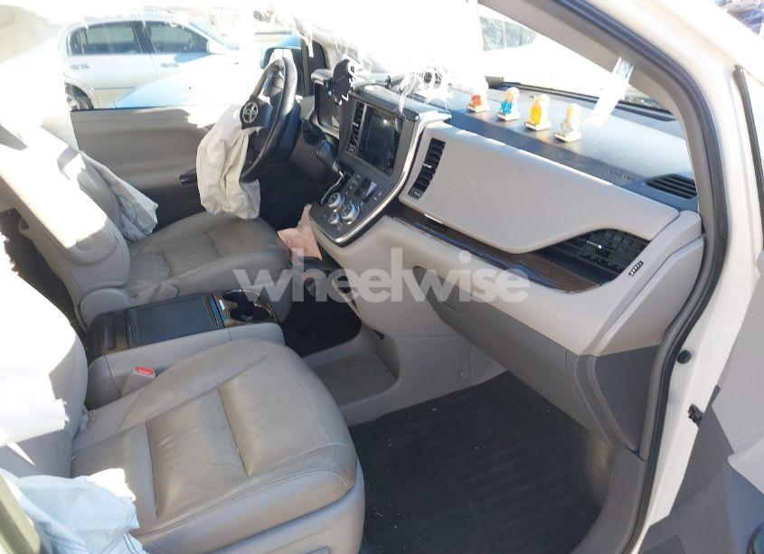 Photo 5 of 2016 Toyota Sienna XLE PREMIUM 8 PASSENGER (VIN 5TDYK3DC9GS754220)