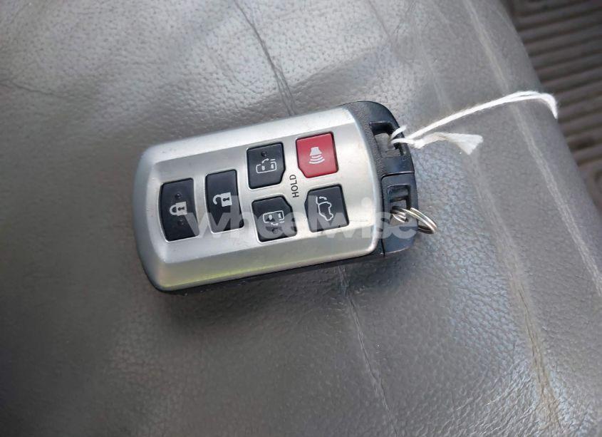 Photo 11 of 2016 Toyota Sienna XLE PREMIUM 8 PASSENGER (VIN 5TDYK3DC9GS756291)