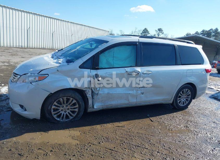 Photo 14 of 2016 Toyota Sienna XLE PREMIUM 8 PASSENGER (VIN 5TDYK3DC9GS756291)
