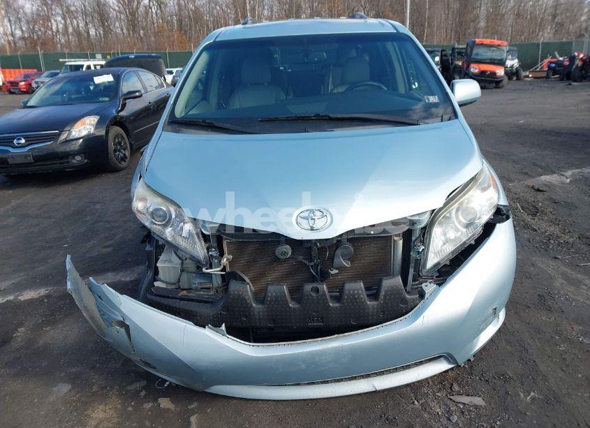 Photo 6 of 2016 Toyota Sienna XLE PREMIUM 8 PASSENGER (VIN 5TDYK3DC9GS758610)