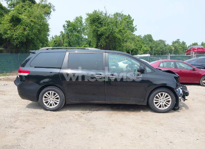 Photo 14 of 2011 Toyota Sienna XLE V6 (VIN 5TDYK3DCXBS016760)