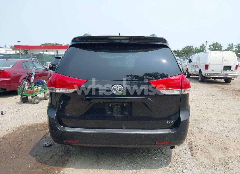 Photo 17 of 2011 Toyota Sienna XLE V6 (VIN 5TDYK3DCXBS016760)