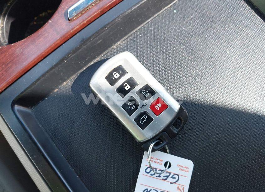 Photo 11 of 2011 Toyota Sienna XLE/LIMITED (VIN 5TDYK3DCXBS043733)