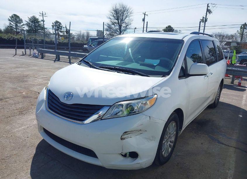 Photo 2 of 2011 Toyota Sienna XLE/LIMITED (VIN 5TDYK3DCXBS043733)