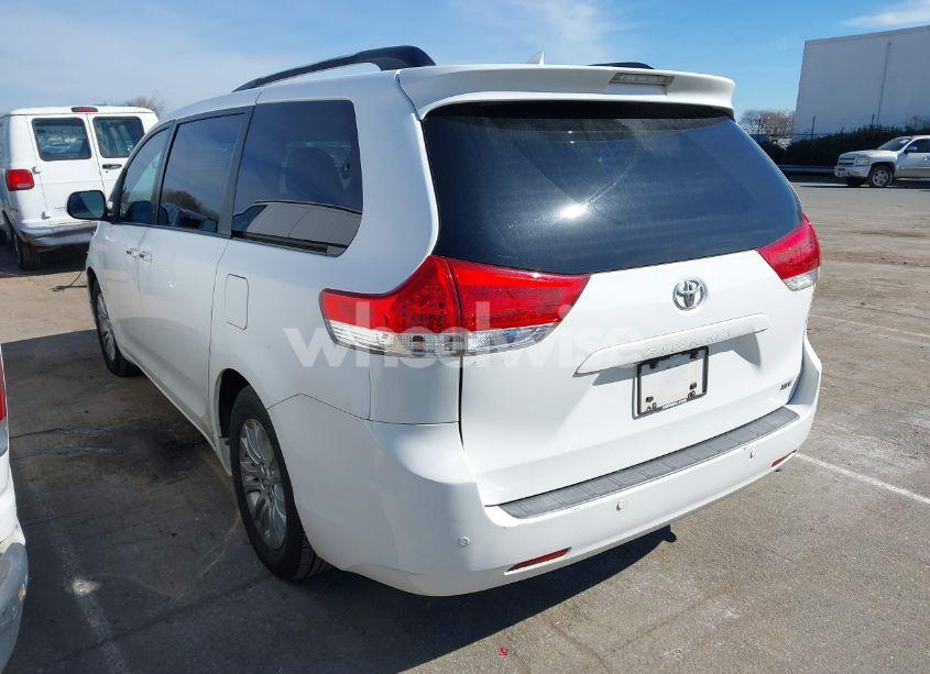 Photo 3 of 2011 Toyota Sienna XLE/LIMITED (VIN 5TDYK3DCXBS043733)