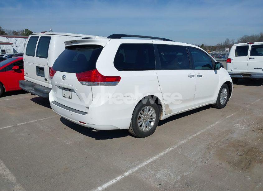 Photo 4 of 2011 Toyota Sienna XLE/LIMITED (VIN 5TDYK3DCXBS043733)
