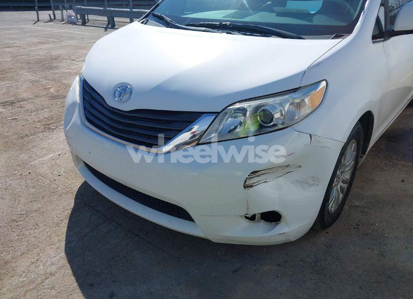 Photo 6 of 2011 Toyota Sienna XLE/LIMITED (VIN 5TDYK3DCXBS043733)