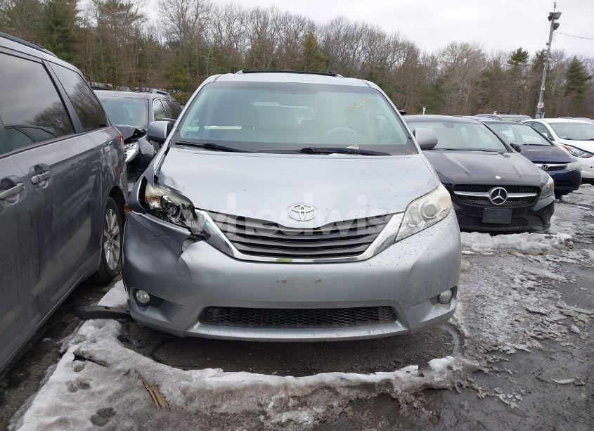 Photo 12 of 2011 Toyota Sienna XLE V6 (VIN 5TDYK3DCXBS082578)