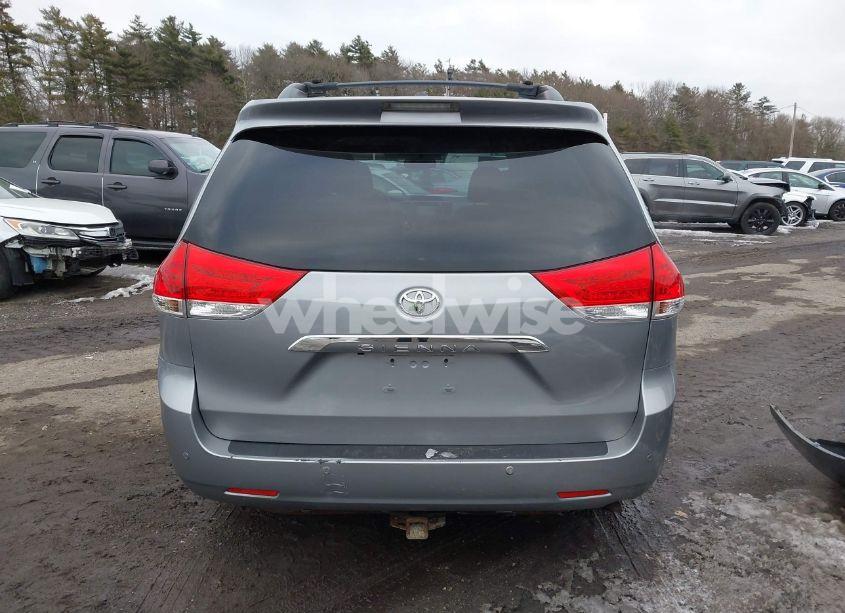 Photo 16 of 2011 Toyota Sienna XLE V6 (VIN 5TDYK3DCXBS082578)